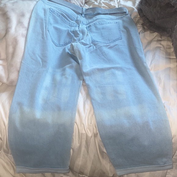 Brand new never worn HOlliSTER mid rise crop bf VS - Picture 4 of 7